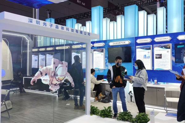 光子晶體科技點(diǎn)燃龍華展區(qū)人氣大爆發(fā)