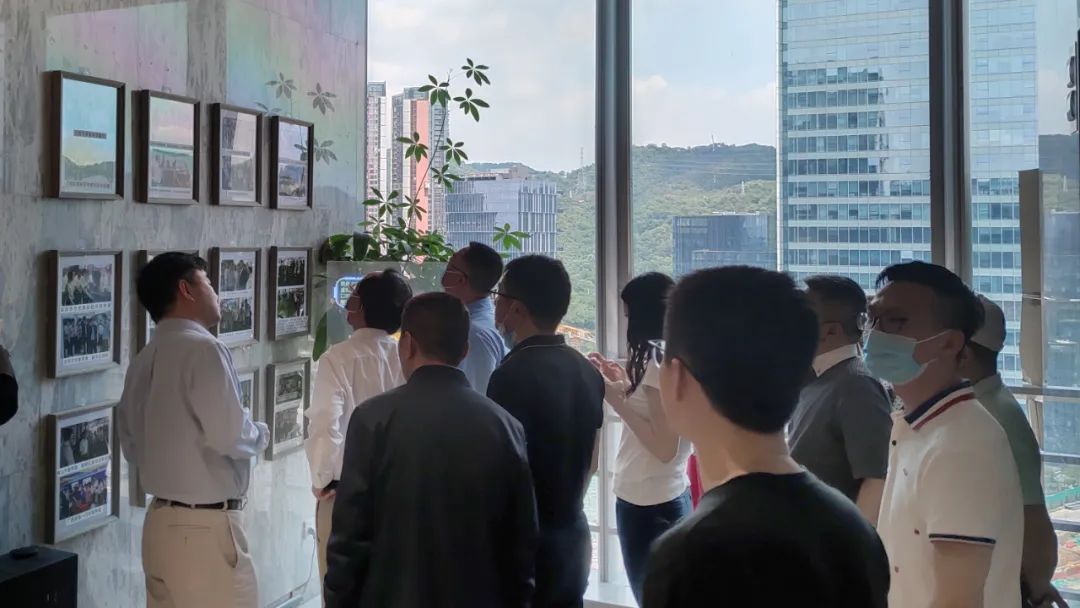 南開校友會周達會長一行蒞臨光子晶體科技參觀交流