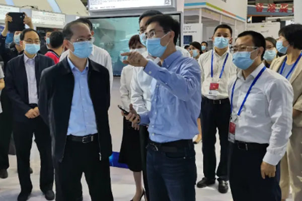 獲政府邀請(qǐng)亮相高交會(huì)，『光子芯片透明屏』火爆全場(chǎng)