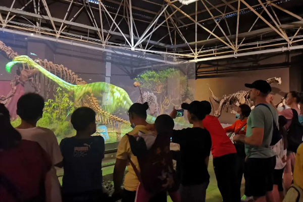 光子科技賦能世界恐龍博物館，AR全息顯示再現(xiàn)侏羅紀(jì)時(shí)代