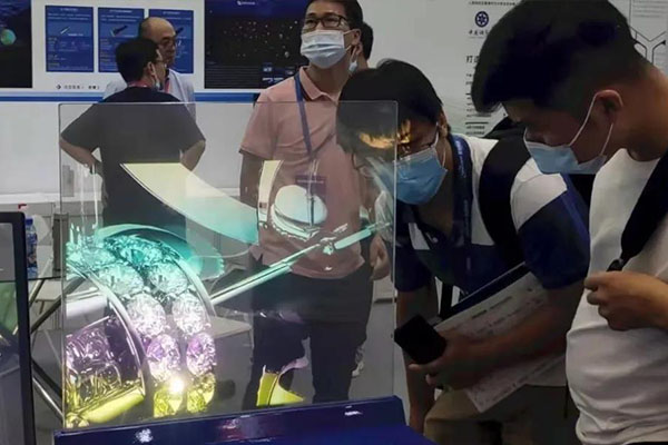 光子晶體科技參展“光博會” 光子芯片透明顯示技術Carry 全場